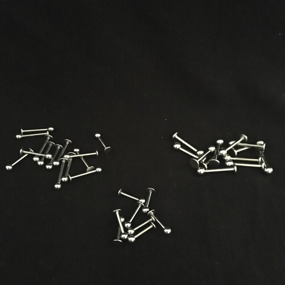 Labret body jewelry